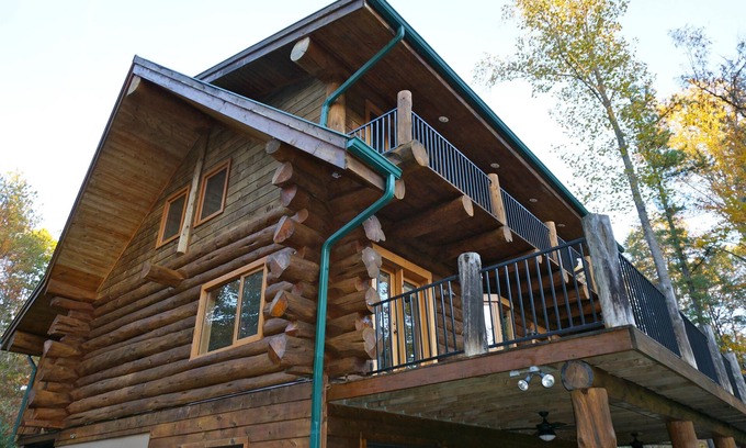 Gnaw Bone Cabin | 3BR, 3.5BA log cabin