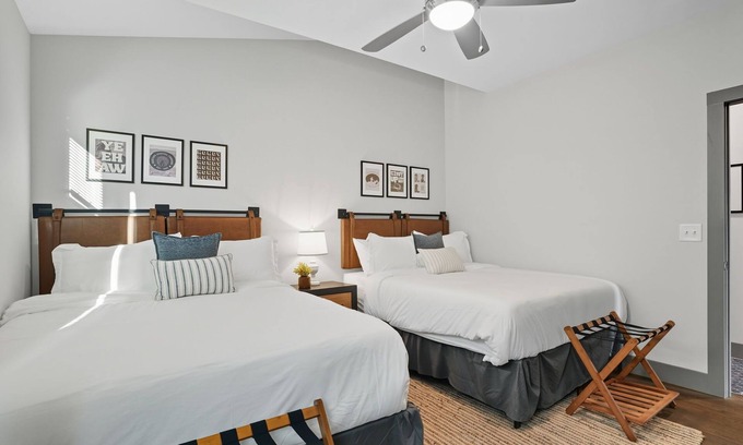 South Nashville House | 3BR/3BA, 5 Min DT, Firepit, Patio, Sleeps 10