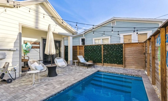 Mango Groves House | 3BR 3BA Heated Pool Downtown
