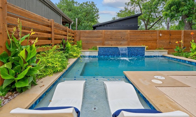 South Manchaca House | 3BR Getaway - Pool | Near SOCO and Downtown ATX