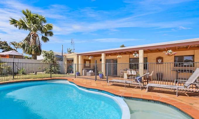 Mermaid Waters House | 3BR Waterfront Private Canal Retreat with Pool