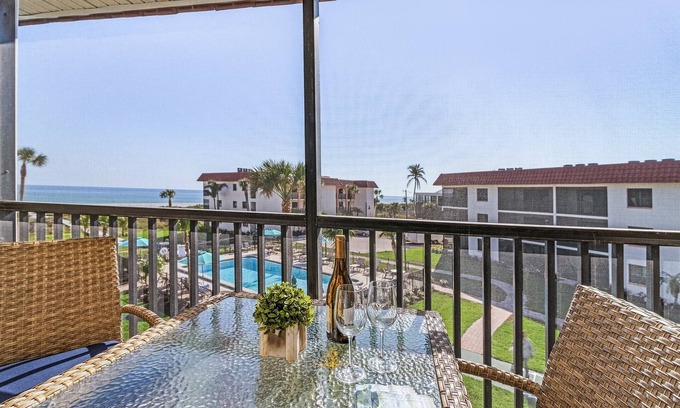 Shell Harbor Condo | 3rd Floor Sanibel Condo With Balcony And Beach Views - Sandalfoot 4B3