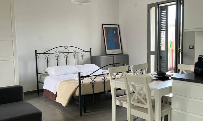 Lecce Bed & Breakfast | 4 Balcony House Panoramic apartment in Lecce
