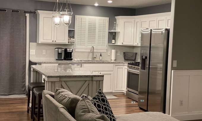 Coeur d'Alene House | 4 bed 2 bath Sleeps 8-9 people. Centrally located