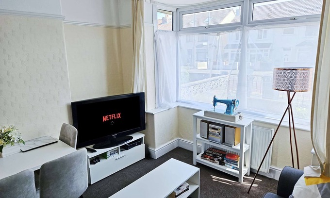 Horfield House | 4-Bed Fast WiFi, Self Check-In, Parking nr UWE