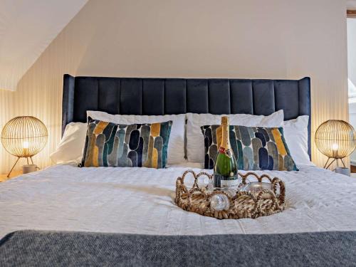 Lloc House | 4 Bed in Lloc 92687