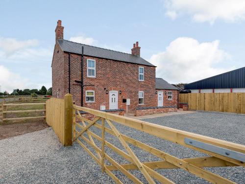 Mablethorpe House | 4 Bed in Mablethorpe 78453