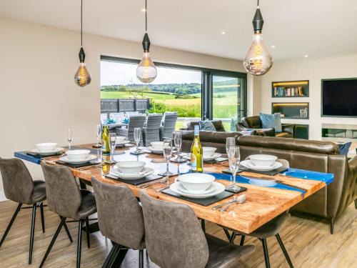 Weybourne House | 4 Bed in Weybourne 91228