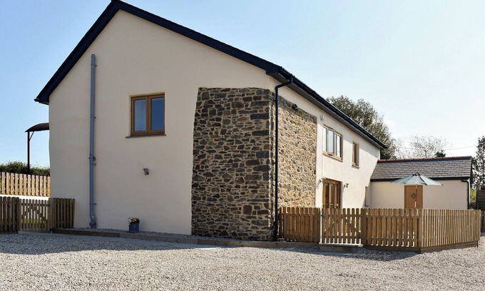 Broadwoodkelly Cabin | 4 bedroom accommodation in Monkokehampton, near Okehampton