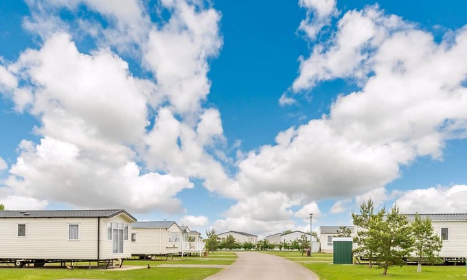 Mablethorpe Ski Chalet | 4 bedroom accommodation in Mablethorpe