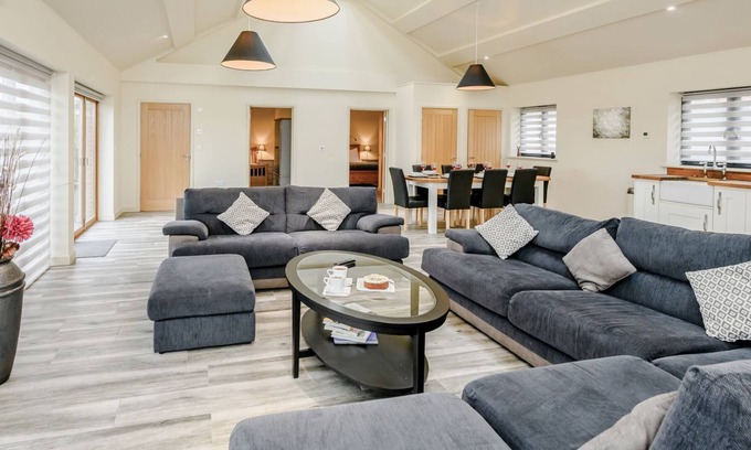 Halesworth Cottage | 4 bedroom accommodation in Heveningham, near Halesworth