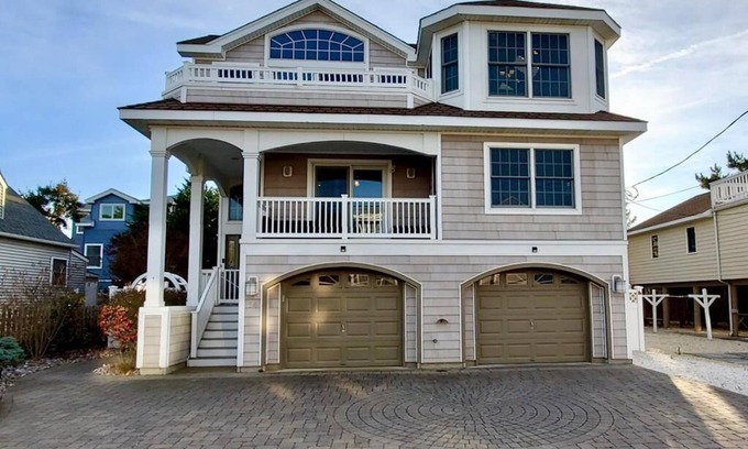 Beach Haven House | 4 bedroom accommodation in Brant Beach