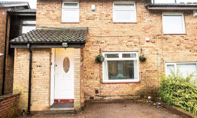 Gateshead Cottage | 4 bedroom accommodation in Gateshead