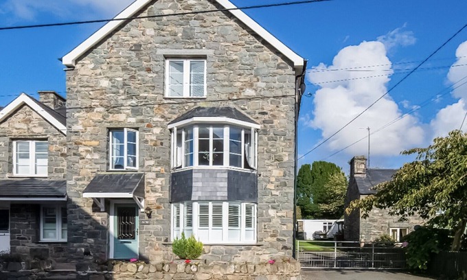 Llanbedr Cottage | 4 bedroom accommodation in Llanbedr