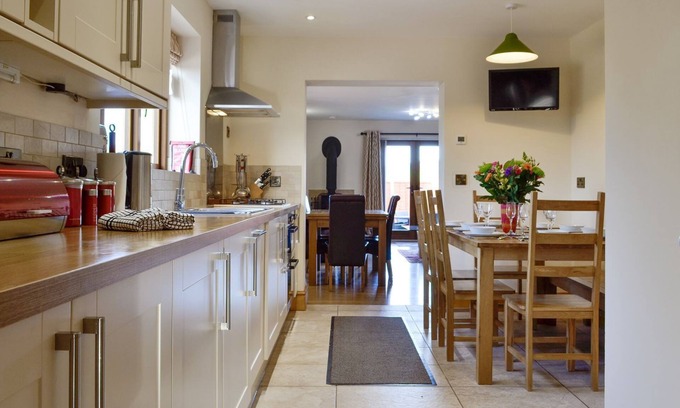 Monmouth Cottage | 4 bedroom accommodation in Wonastow, near Monmouth