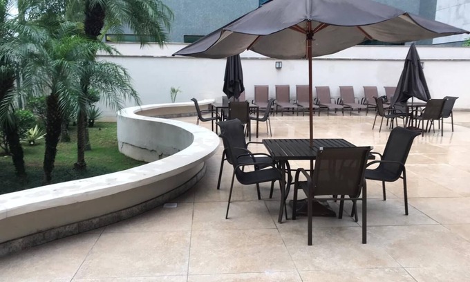 Belvedere House | 4-bedroom family apartment near BH shopping and Biocor hospital