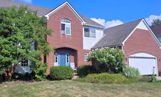 Ann Arbor House | 4 Bedroom Home, 2.7 miles to the Big House