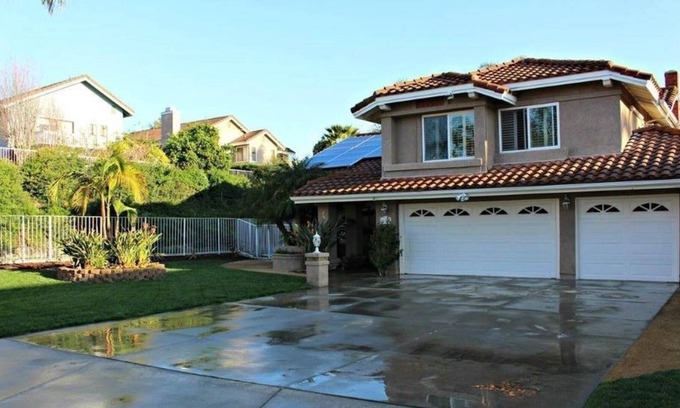 Mission Viejo Apartment | 4 Bedroom Single family L-459816 by Houzlet