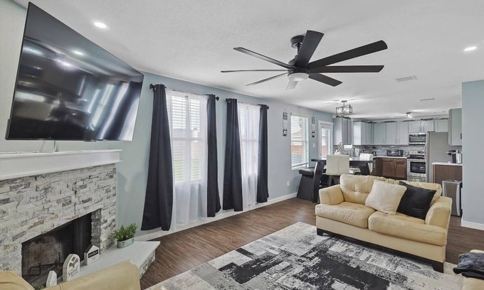 South Arlington House | 4 Bedrooms, Brick Retreat with Gameroom & Backyard