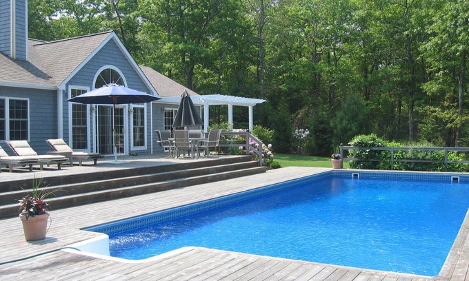 Northwest Harbor House | 4 BR/6 Bth Post Modern Home on 7 Acre Estate w/Heated Pool & Tennis Court