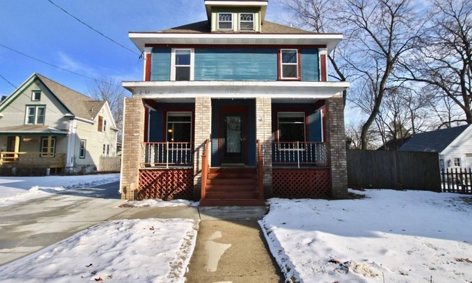 Beloit House | 4 BR Home Near Beloit College/Downtown/Interstate