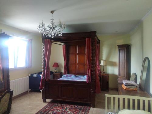 Til-Chatel House | 4 Chambres meublées et un seul studio avec petite cuisine