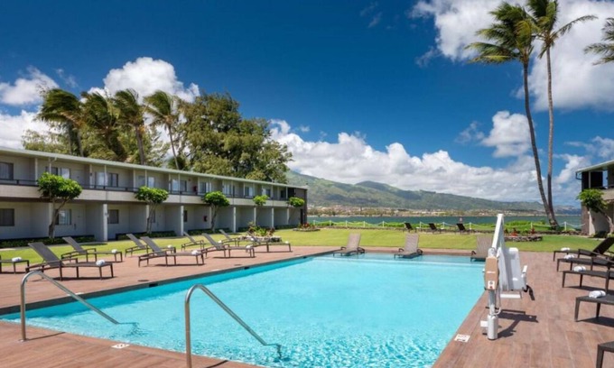 Kahului House | 4 Great Units fit for Families! Pet-Friendly Property, Close to Paukukalo Beach!