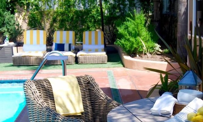 East Hollywood House | 4 Kid-friendly Rooms, Minutes to Grammy Museum! Self-Parking, Swimming Pool