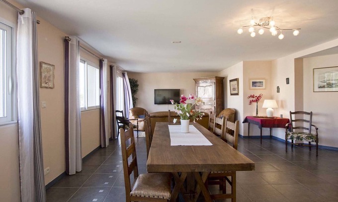 Les Sables d'Olonne Apartment | 4-room apartment with garage near beach and shops