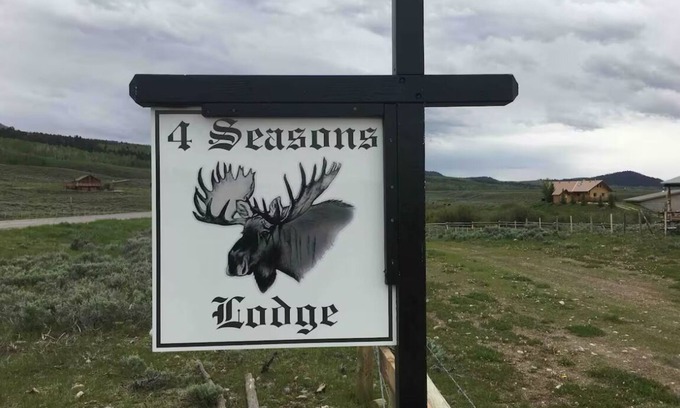 Cora Cabin | 4 Seasons Lodge Year Round Outdoor Mountain Paradise! In Beautiful Cora Wyoming.
