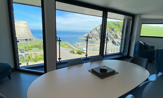 Hele Apartment | 4 The View Ilfracombe seafront (3 beds)