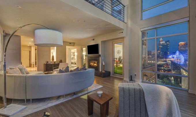 Ohio City Condo | 4000 sq ft Luxe 4BR Penthouse | Theater | Patio
