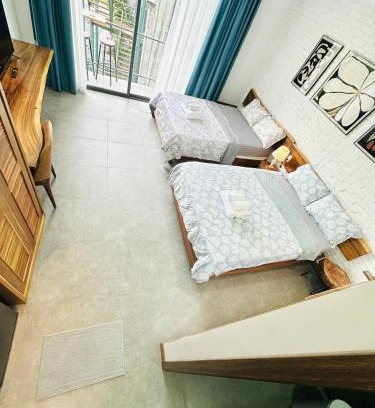 Ninh Kieu Apartment | 405MSNK Maison Luxe Twin Studio l Balcony & Kitchen