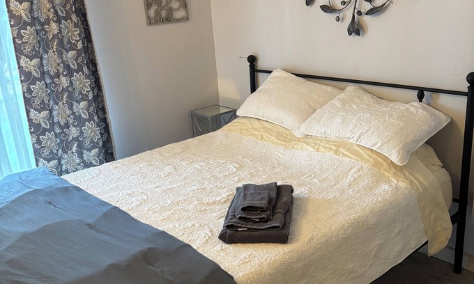Crestone Apartment | 420-Dog friendly 1 Bedroom Apartment in the Heart of Crestone