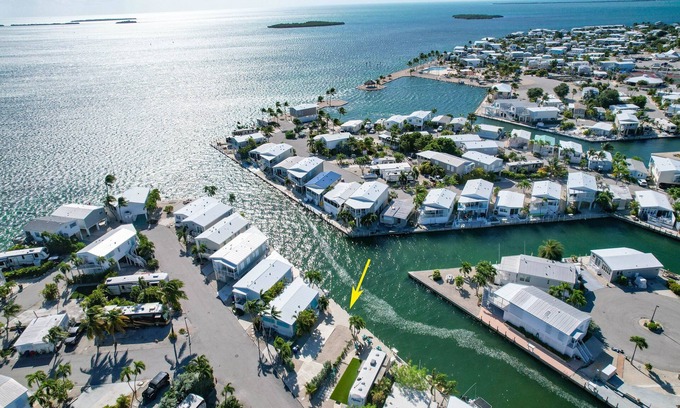 Cudjoe Key RV Rental | 464 Empty RV Lot with 35' Seawall