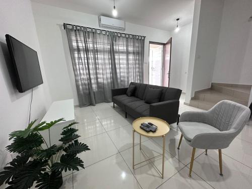 Tebrau House | 48 Crest Near Yi Jia HeLiXuan New Cathay Long Sing Mount Austin Restaurant