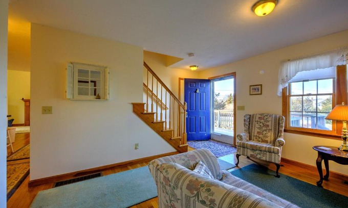 East Sandwich House | 48 Hammond Road East Sandwich - Cape Cod