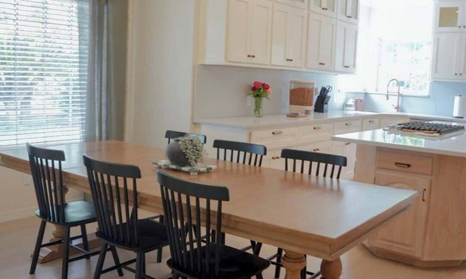 Amarillo House | 4Bd/2.5ba Movie Room Pool table bathtub, 3 Car Gar