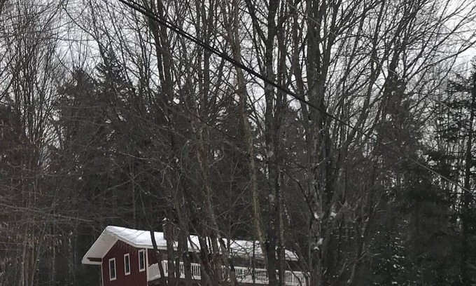 Wilmington House | 4bdrmHouse-DogFriendly-HotTub-FirePlace-PokerTable-10 min to Mt Snow
