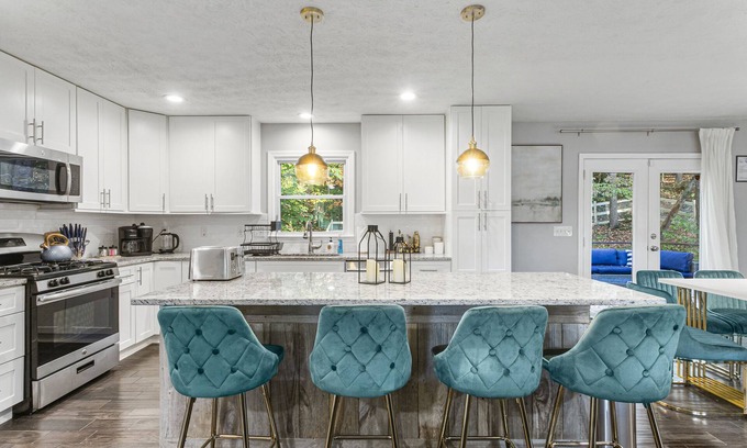 Blackwells House | 4bed/3 bath Marietta- Monthly- flexible Stays- Pet Friendly