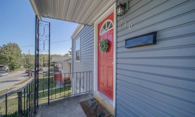 Rolla House | 4BR, 2BA | Sleeps 8 | 5 Min to S&T & Downtown