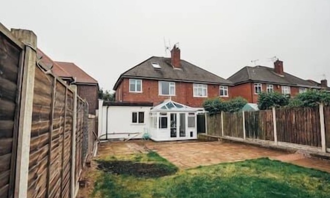 Littleover House | 4BR Family Home Self Check In Parking | By DerBnB