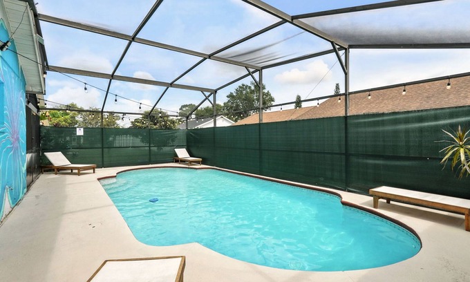 Davenport House | 4BR Villa w Pool Grill Disney Nearby Encanto