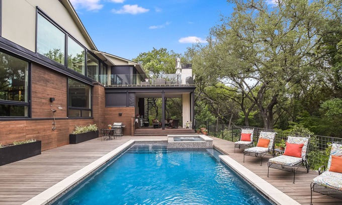 West Lake Hills House | 4th Nt Free* I Above Chaparral I Groups I 5mi to Downtown|Pool&Spa IRoof Deck