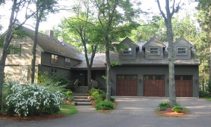 Brainerd House | 5 Acre property. Private TENNIS and PICKLEBALL COURT. Sandy Beach, Good Fishing.