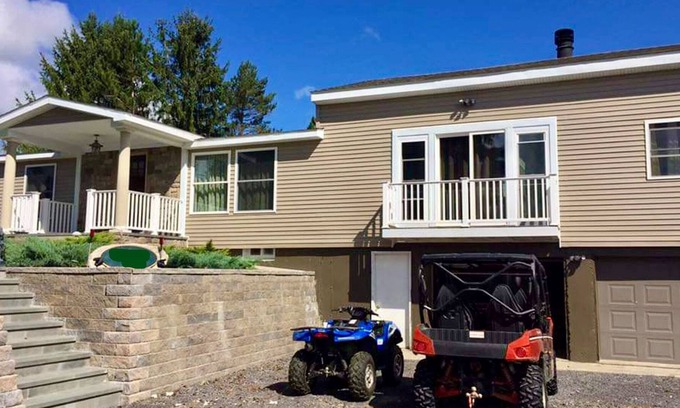 Town of Sharon House | 5 Bedroom Country Home Experience!