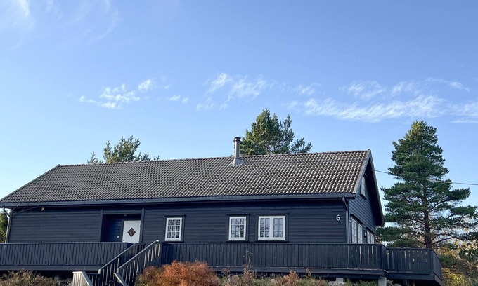 Belland House | 5 bedroom cozy home in Lyngdal