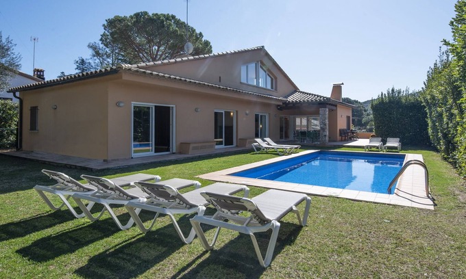 Begur Ski Chalet | 5 bedroom house in Begur with private pool and garden (Ref.H53)