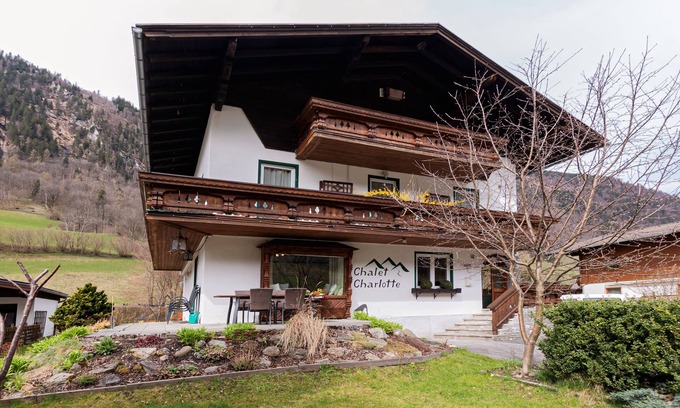 Fusch an der Grossglocknerstrasse Ski Chalet | 5 Bedroom Self Catered Chalet