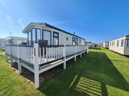 Skegness House | 5 Berth Family Caravan Ingoldmells